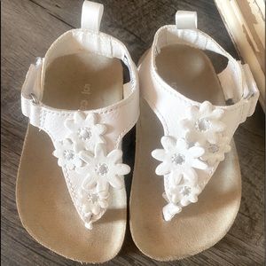 Carter's size 5 sandals
